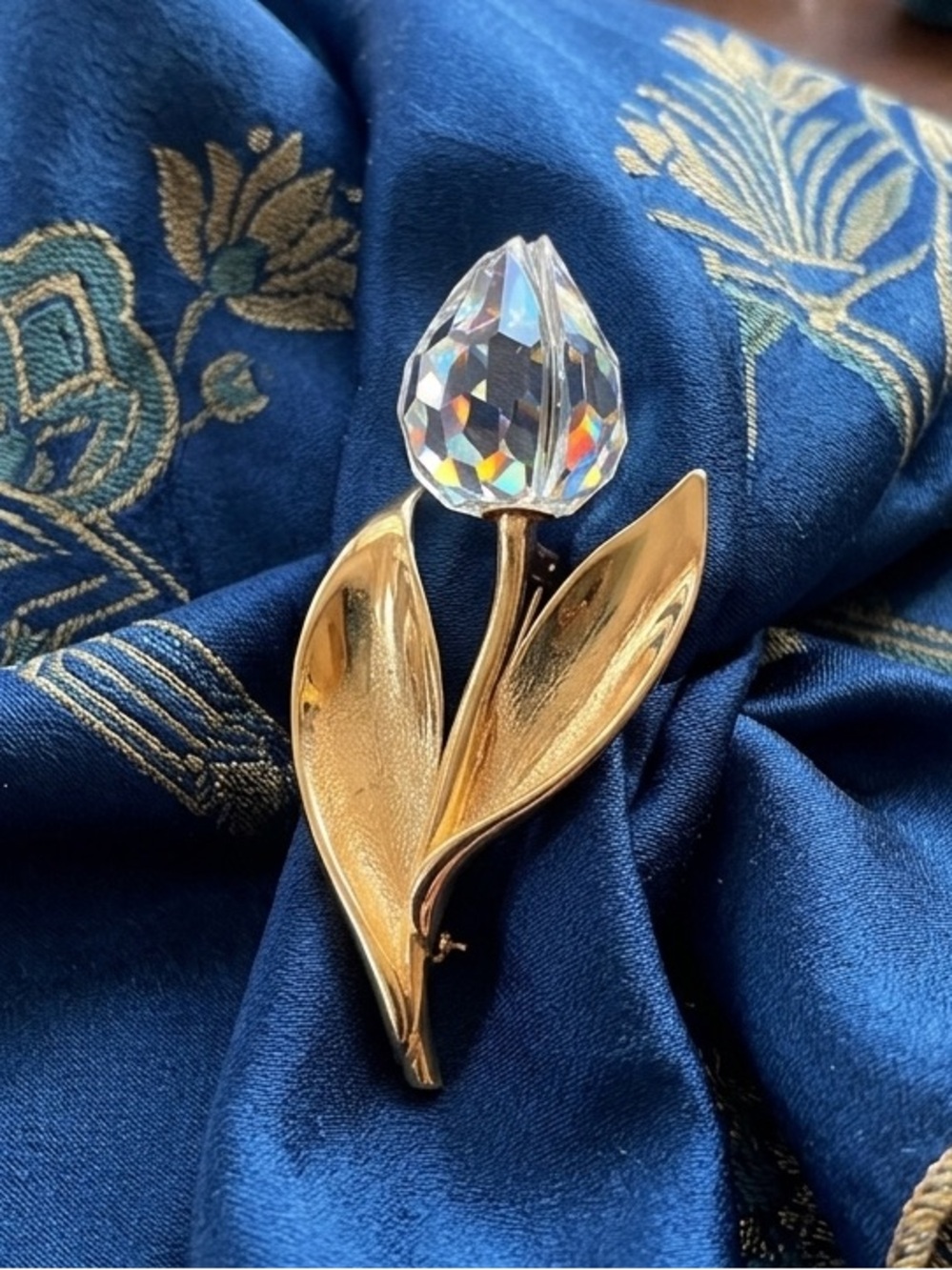 Vintage Swarovski Swan Signed Crystal Memories Tulip Brooch Pin Gold Plated